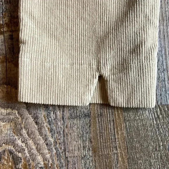 Brandy 💗 Melville  | Cropped Corduroy Pants - Picture 3 of 7